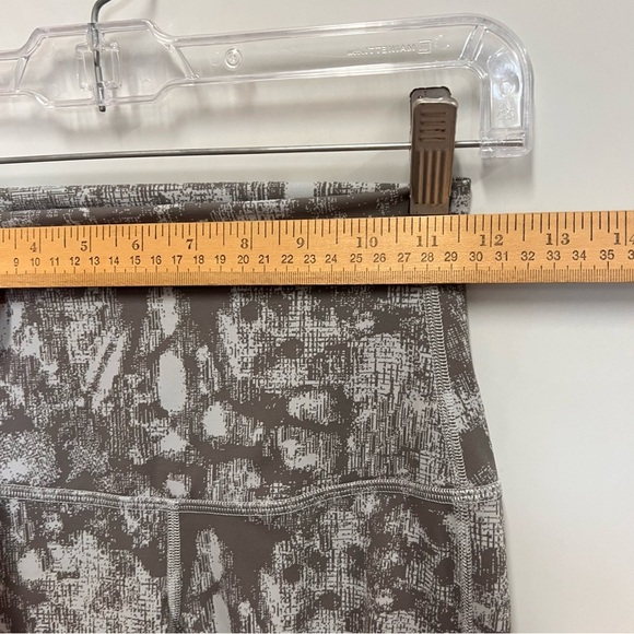 Lululemon wunder under luxtreme light gray HR 23” crop leggings size 4 W6BN8S - Picture 8 of 12